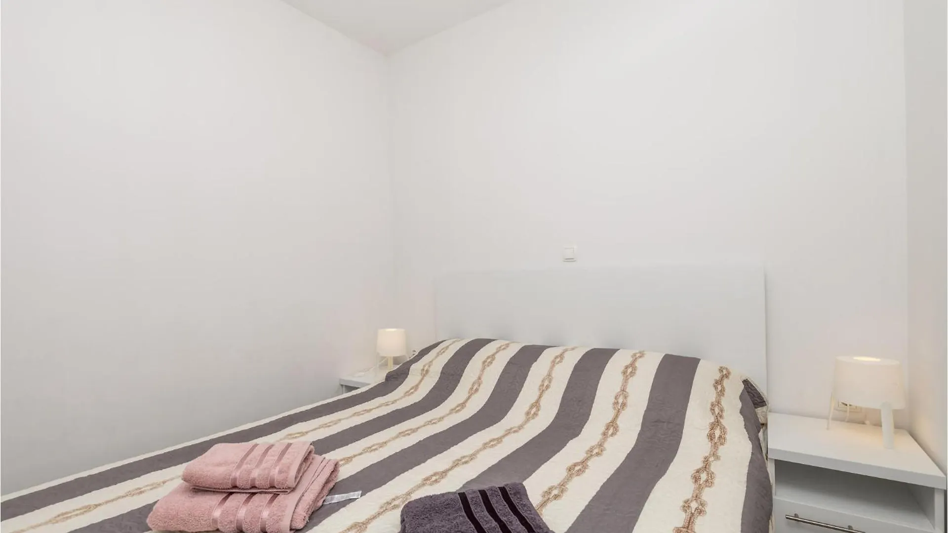 1 Bedroom Lovely Apartment In Vlašići Chorvatsko