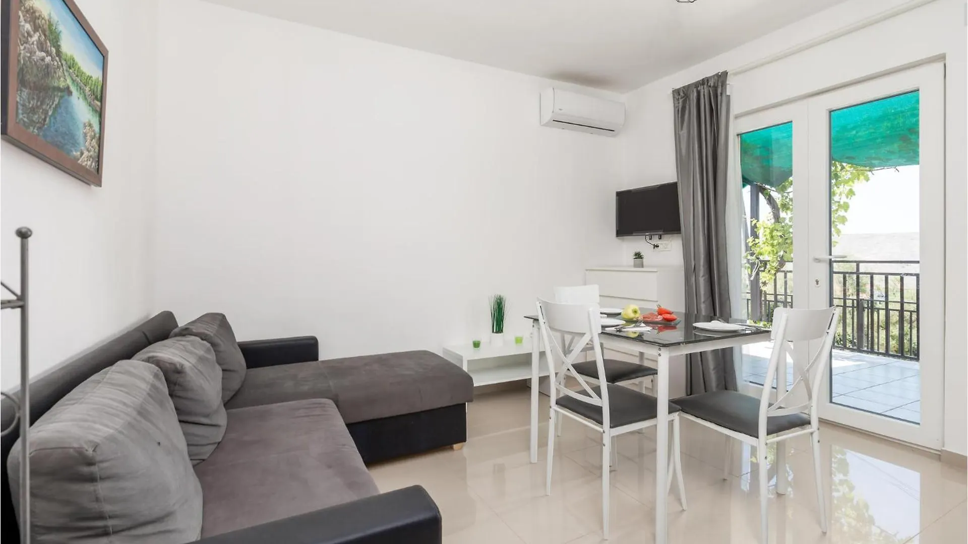 1 Bedroom Lovely Apartment In Vlasici 0*,  Croatia