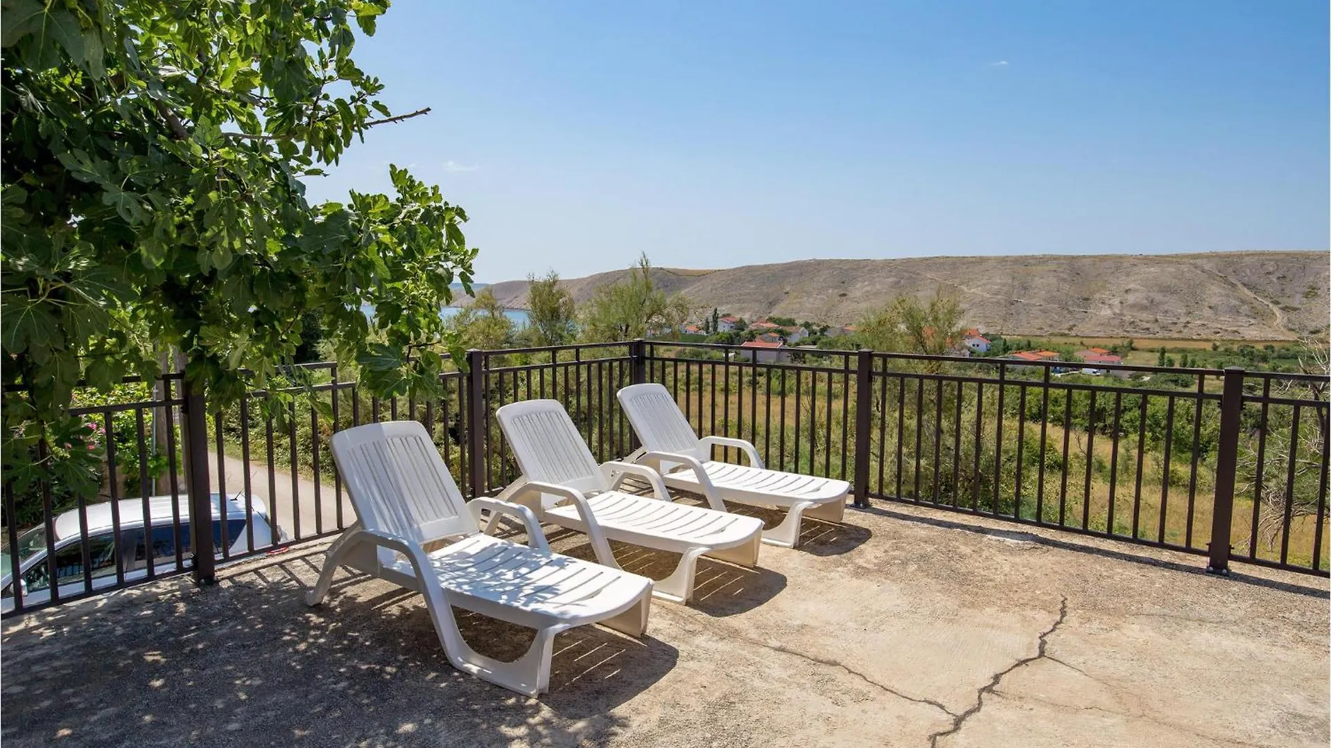 1 Bedroom Lovely Apartment In Vlasici