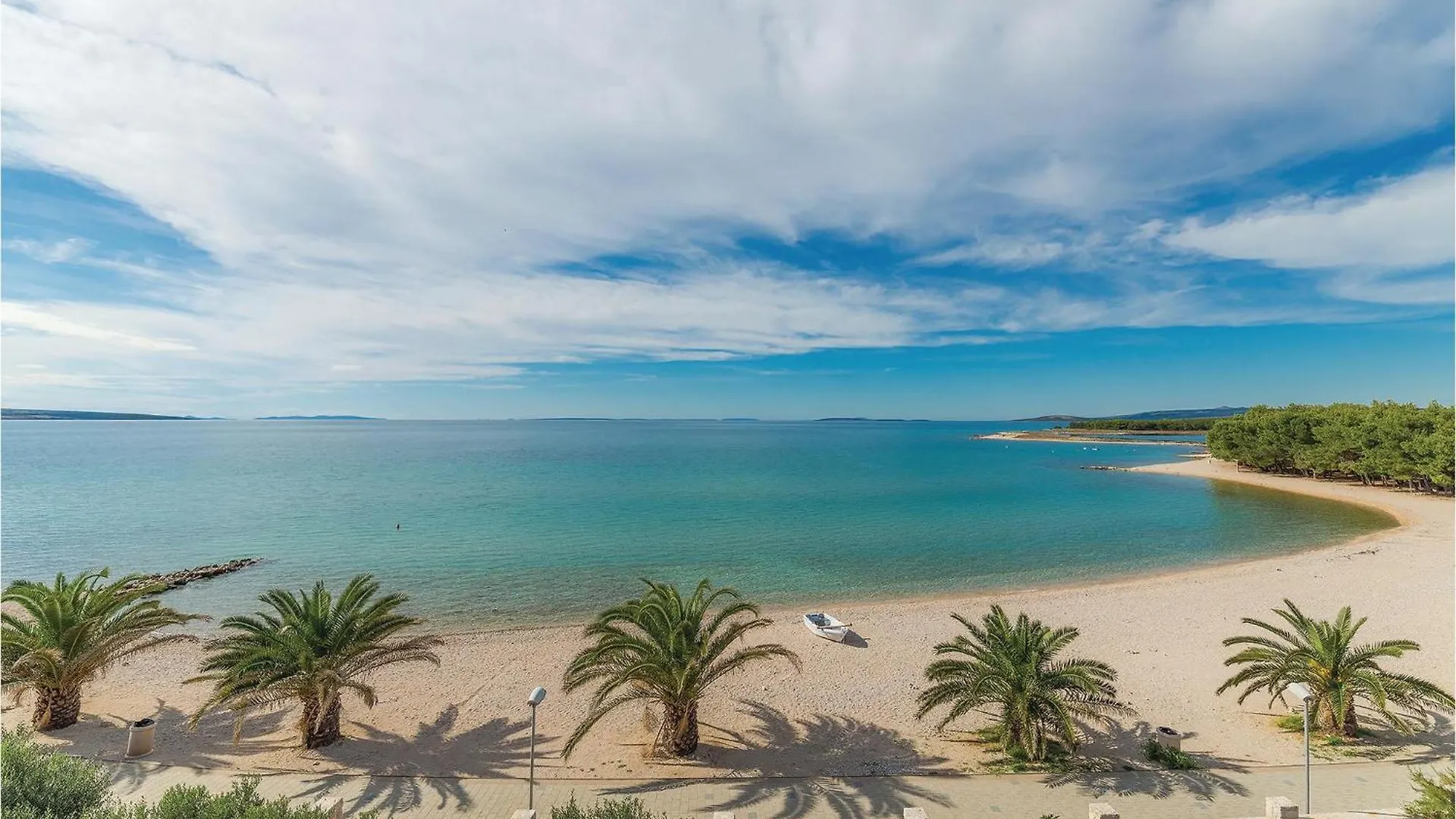 1 Bedroom Lovely Apartment In Vlasici