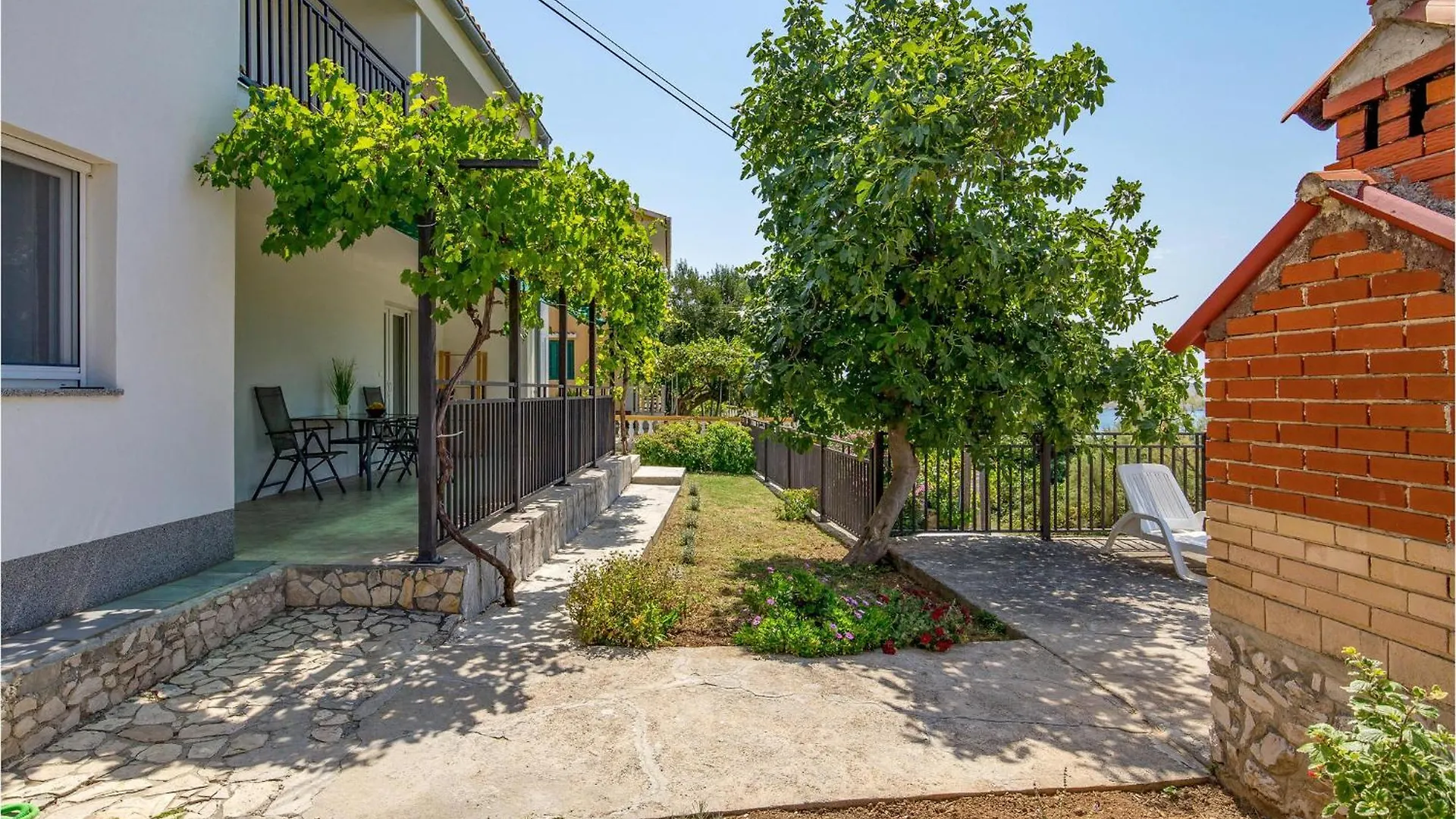 1 Bedroom Lovely Apartment In Vlasici