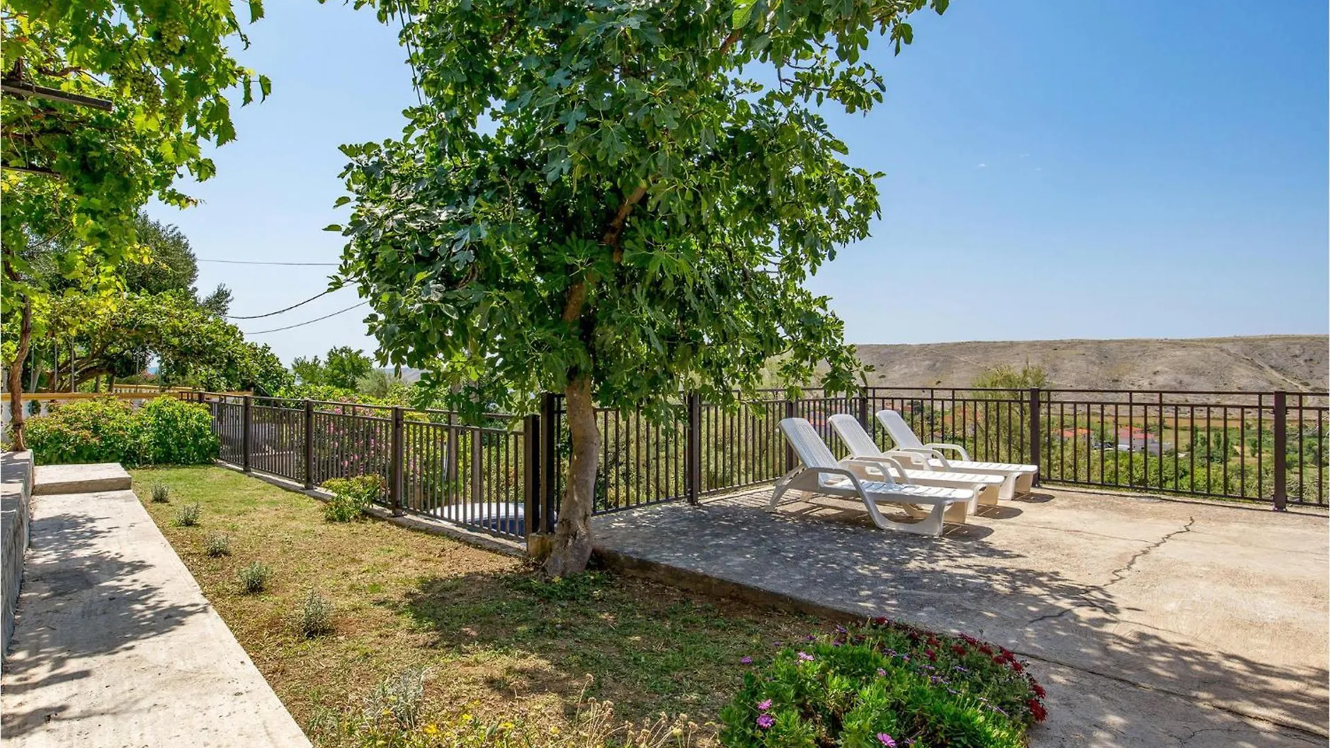 1 Bedroom Lovely Apartment In Vlasici Croatia