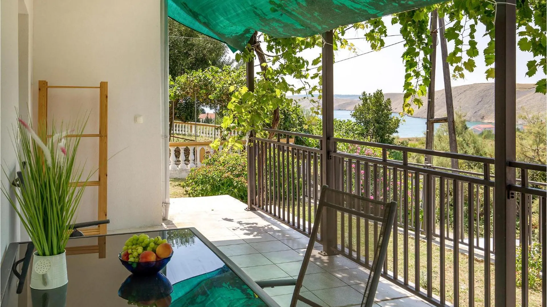 1 Bedroom Lovely Apartment In Vlasici