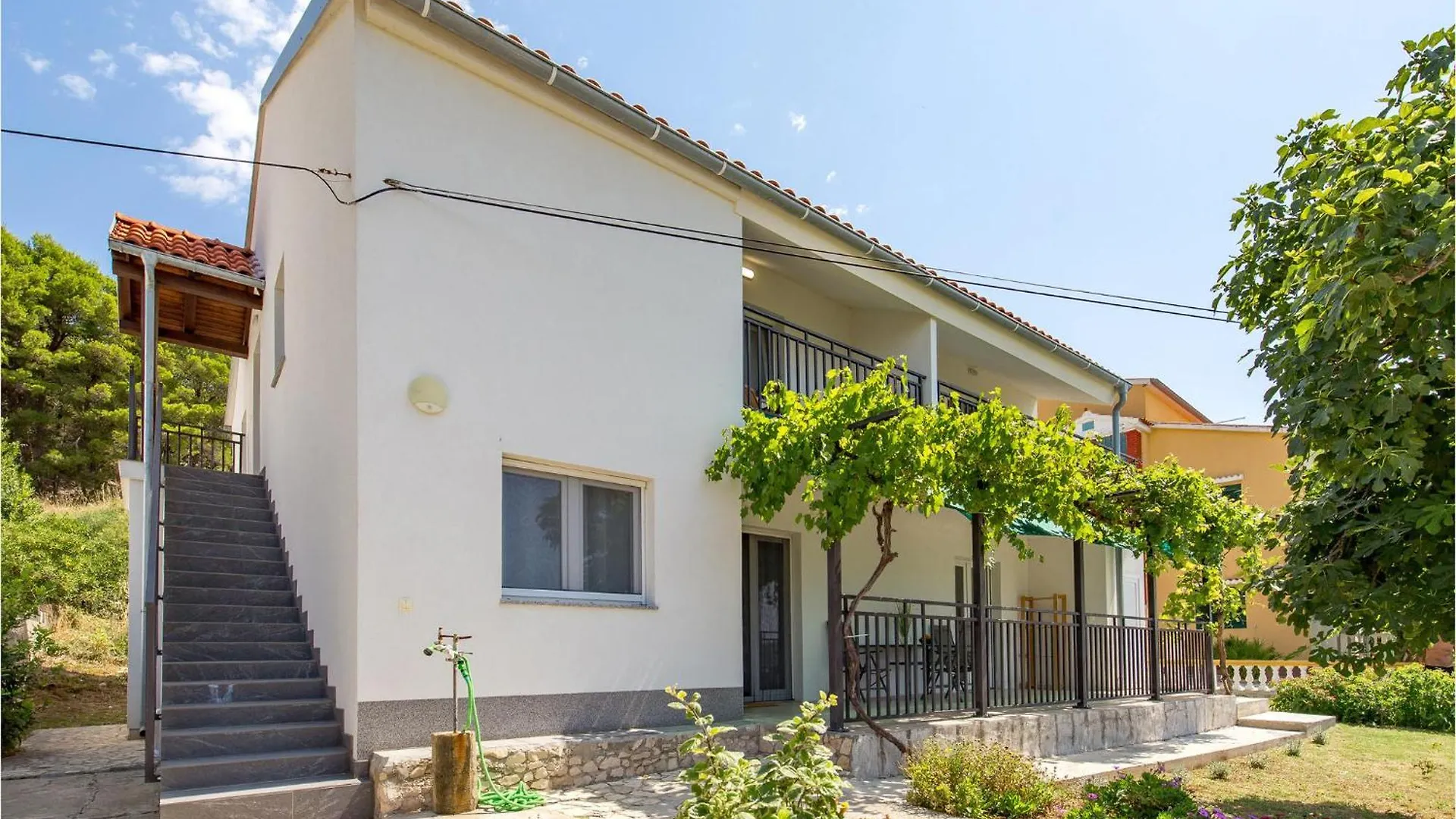 1 Bedroom Lovely Apartment In Vlasici